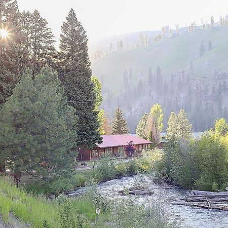 Southfork Lodge - Riverside Inn Lowman Buitenkant foto
