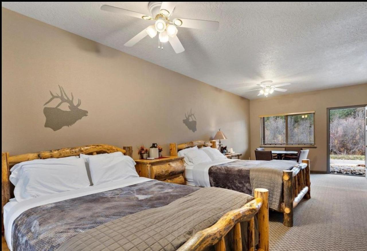 Southfork Lodge - Riverside Inn Lowman Buitenkant foto