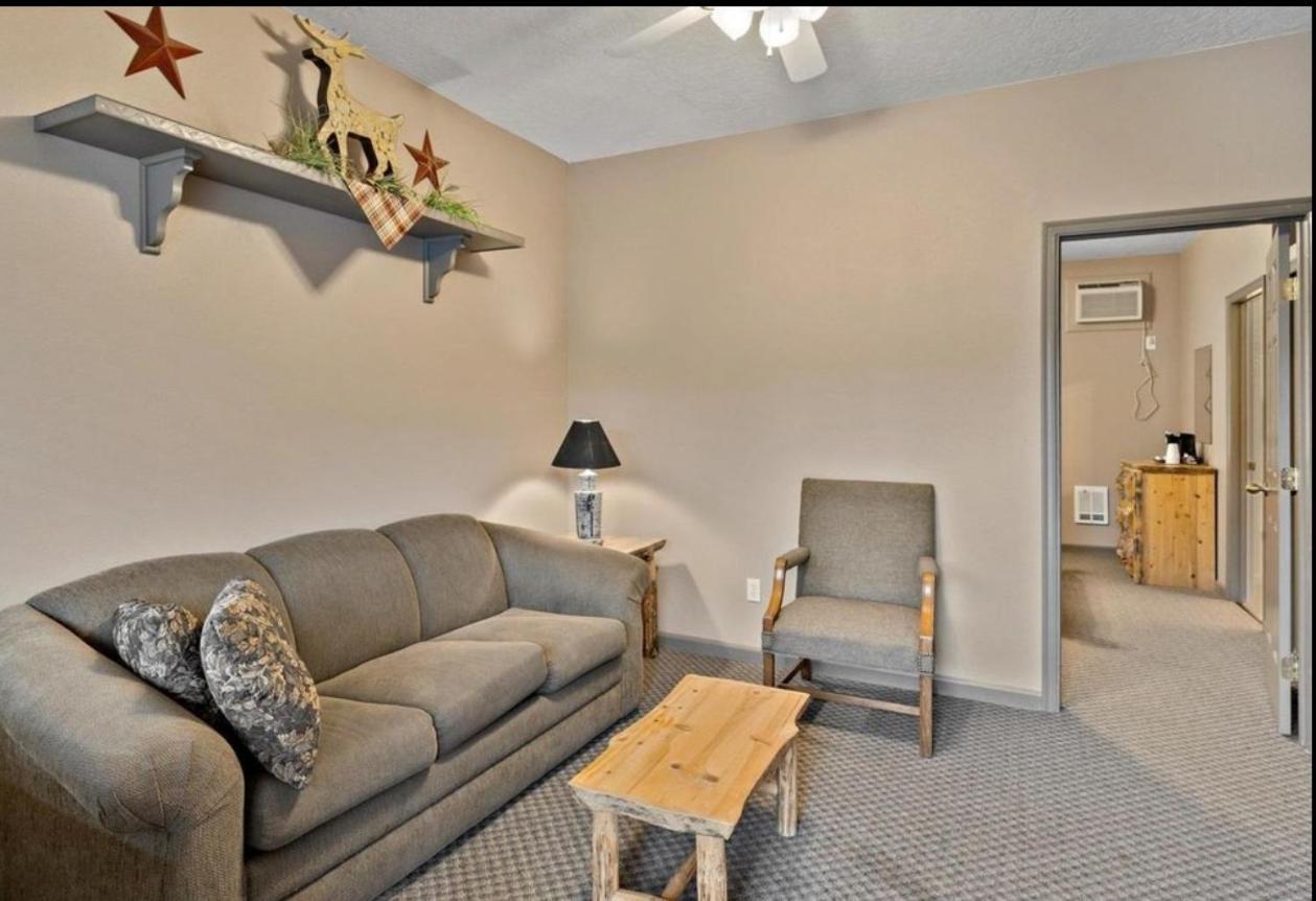 Southfork Lodge - Riverside Inn Lowman Buitenkant foto